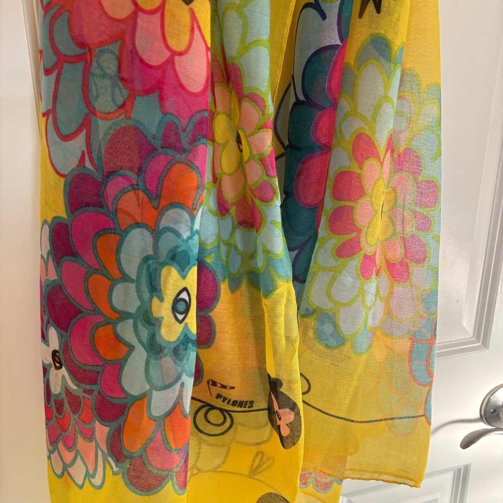 NIB Pylones scarf, Dahlia themed. - Picture 9 of 13